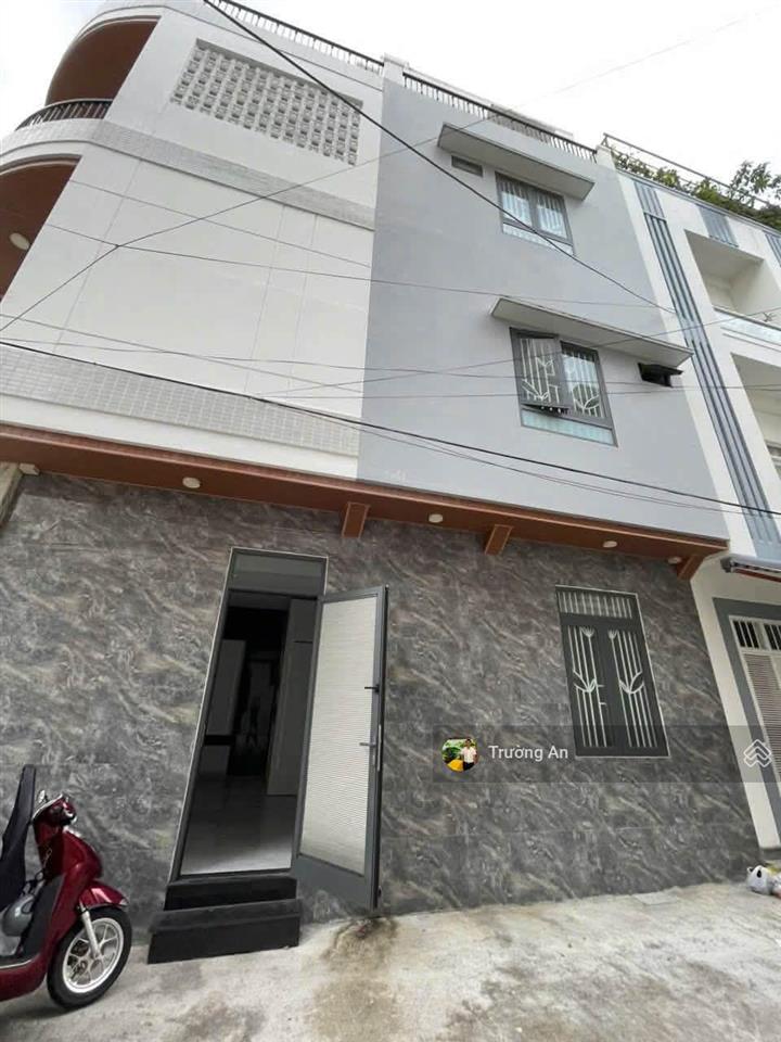 Bán nhà đẹp căn góc 3 tầng trên đường phan vinh, gần dã tượng và biển nha trang
