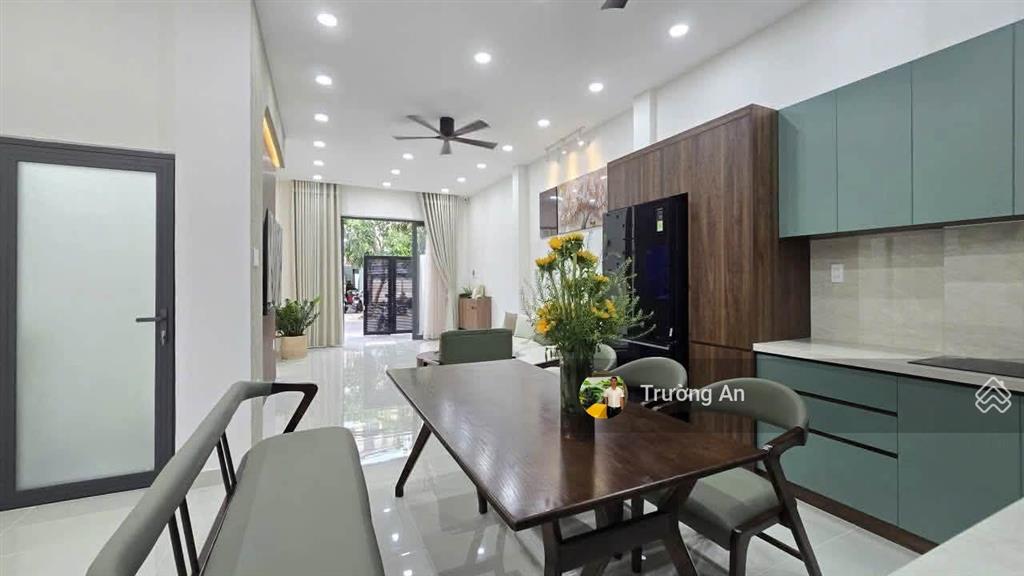 Bán nhà đẹp 3 tầng mặt tiền đường đồng nai, kinh doanh đẹp trung tâm nha trang