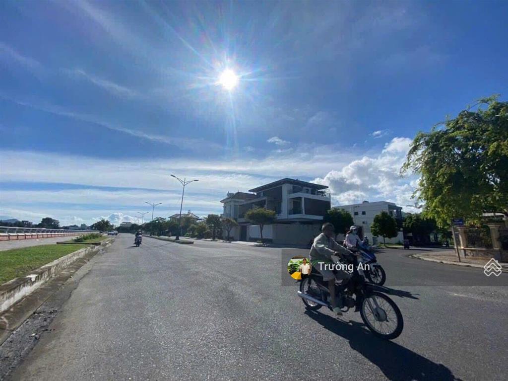 Siêu phẩm lô biệt thự mặt sông kđt nam sông cái. cần bán rẻ giá 21tr/m2