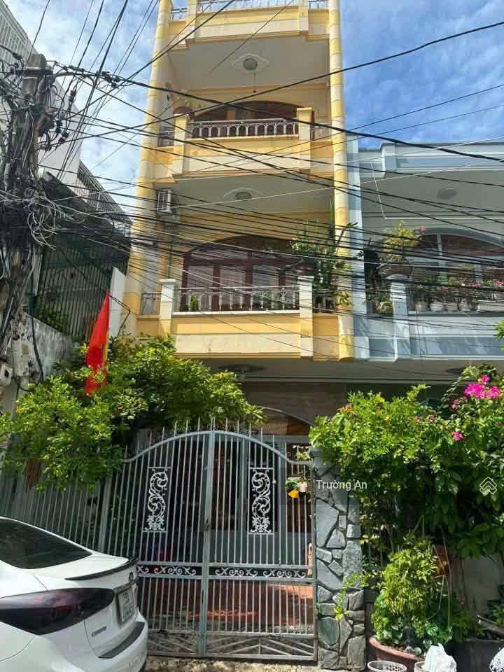 Bán nhà 4 tầng mặt tiền đường đô lương, trung tâm nha trang