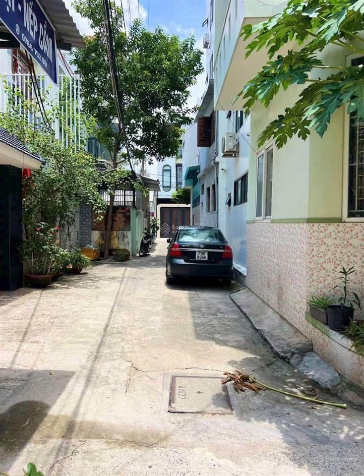 Căn nhà góc ba mặt tiền trên đường hoàng diệu, đối diện khu đô thị sân bay và gần biển hiếm có