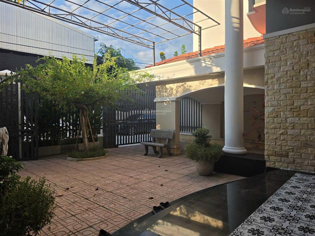 Bán nhà vườn 1 tầng đẹp với chiều ngang 9,78m hẻm chính 23/10 ngay vĩnh điềm trung