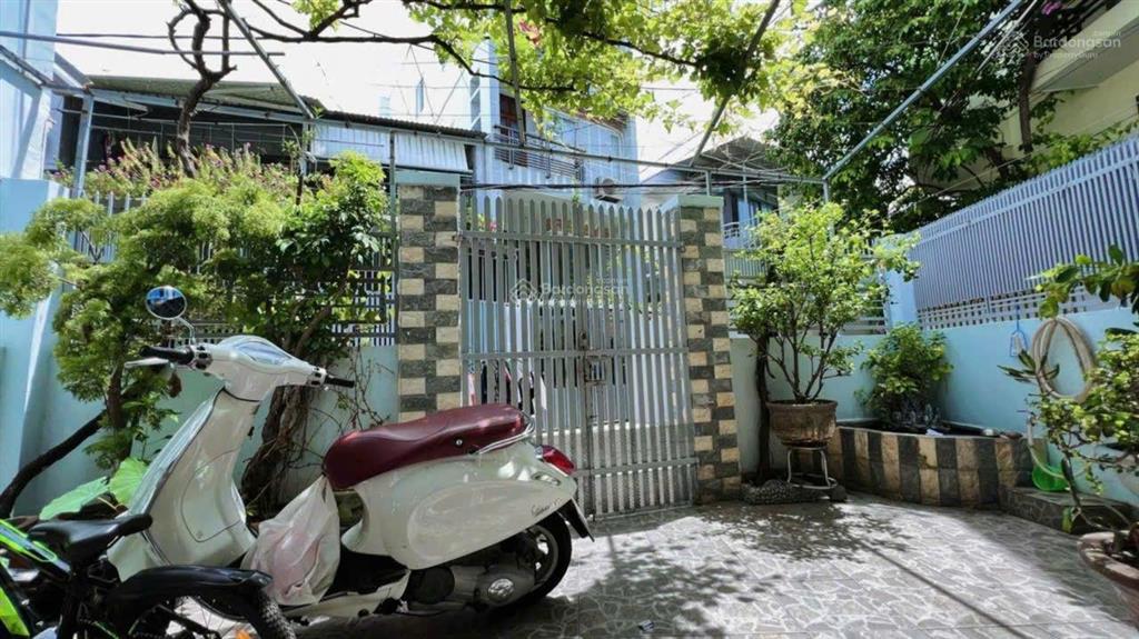 Cần bán nhà 2 tầng đường âu cơ, diện tích 108,9m2 (ngang 6,47m), hướng tây nam