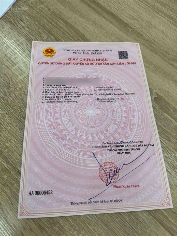 Chủ cần bán siêu phẩm nhà 5 tầng hẻm hùng vương, phố tây, gần chợ đêm và cách biển 100m.