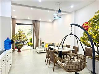 Chủ cần bán siêu phẩm nhà 5 tầng hẻm hùng vương, phố tây, gần chợ đêm và cách biển 100m.