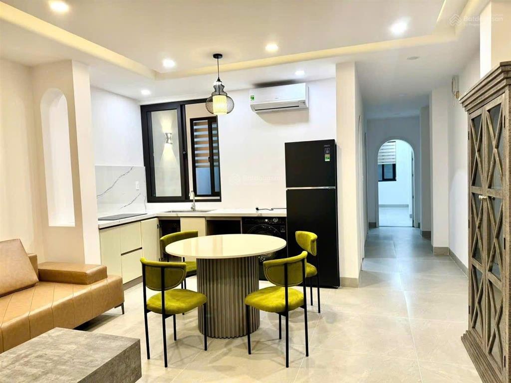 Chủ cần bán siêu phẩm nhà 5 tầng hẻm hùng vương, phố tây, gần chợ đêm và cách biển 100m.