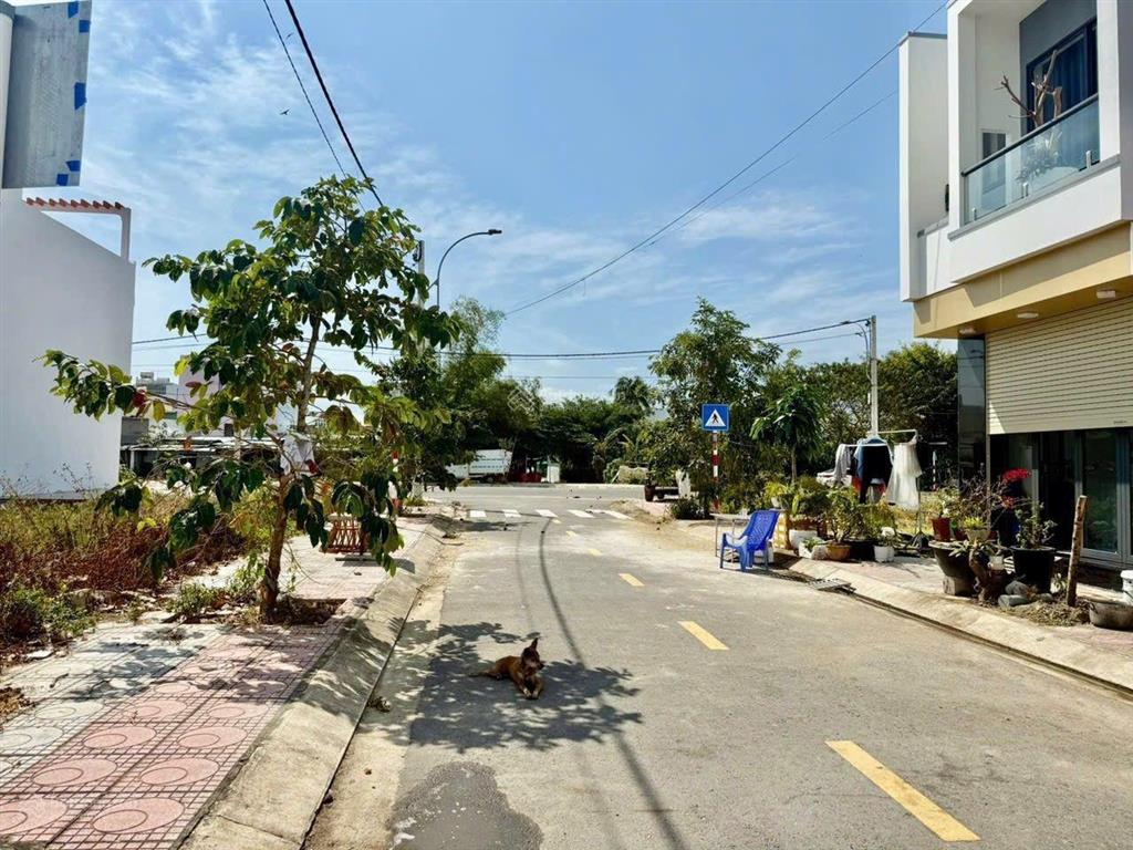 Lô đất tđc ngọc hiệp có diện tích 62m2, ngang 4m, giá hợp lý 3 tỷ 850tr
