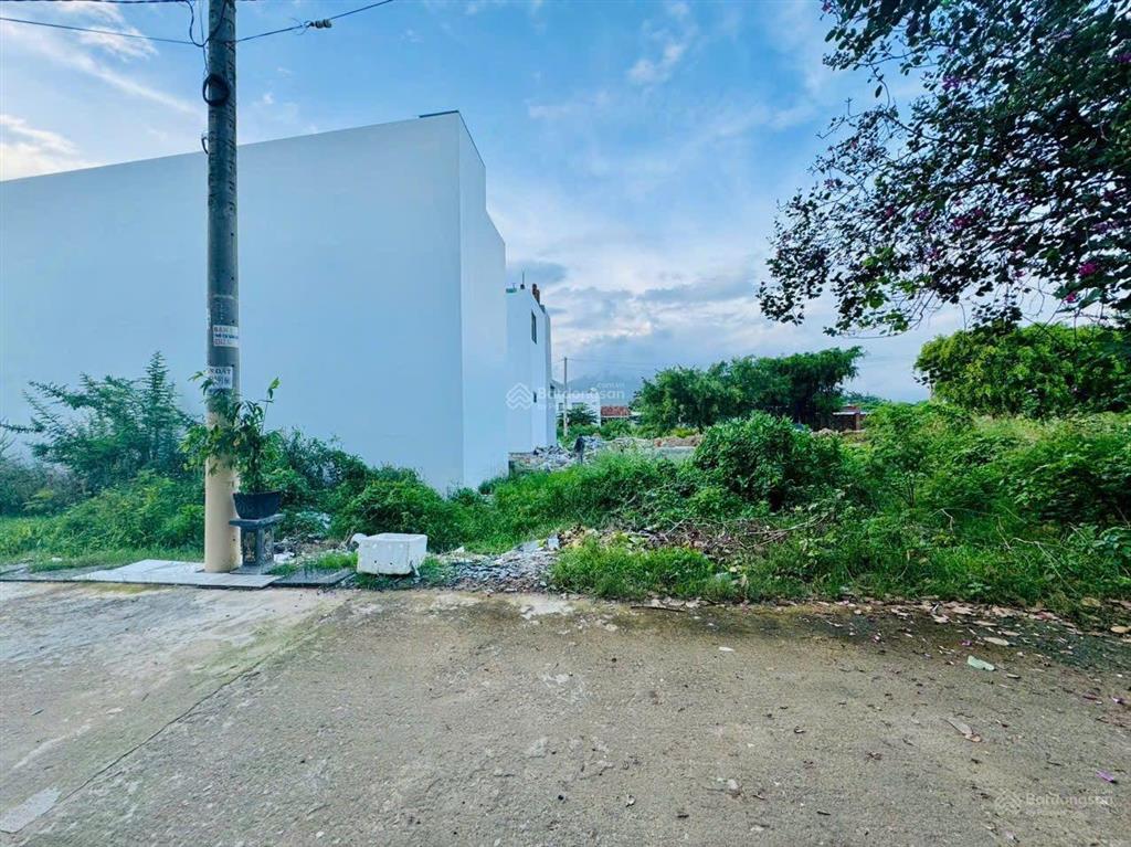 Bán đất vĩnh thạnh, diện tích 80m2, ngang 5m, hướng nam. gần đường lớn phú trung