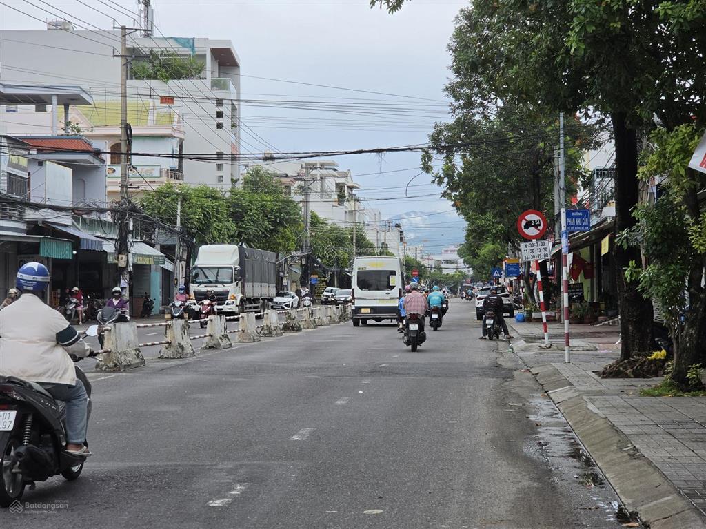 Cần bán gấp lô đất mặt tiền lê hồng phong, nha trang. giá rẻ 88tr/m²