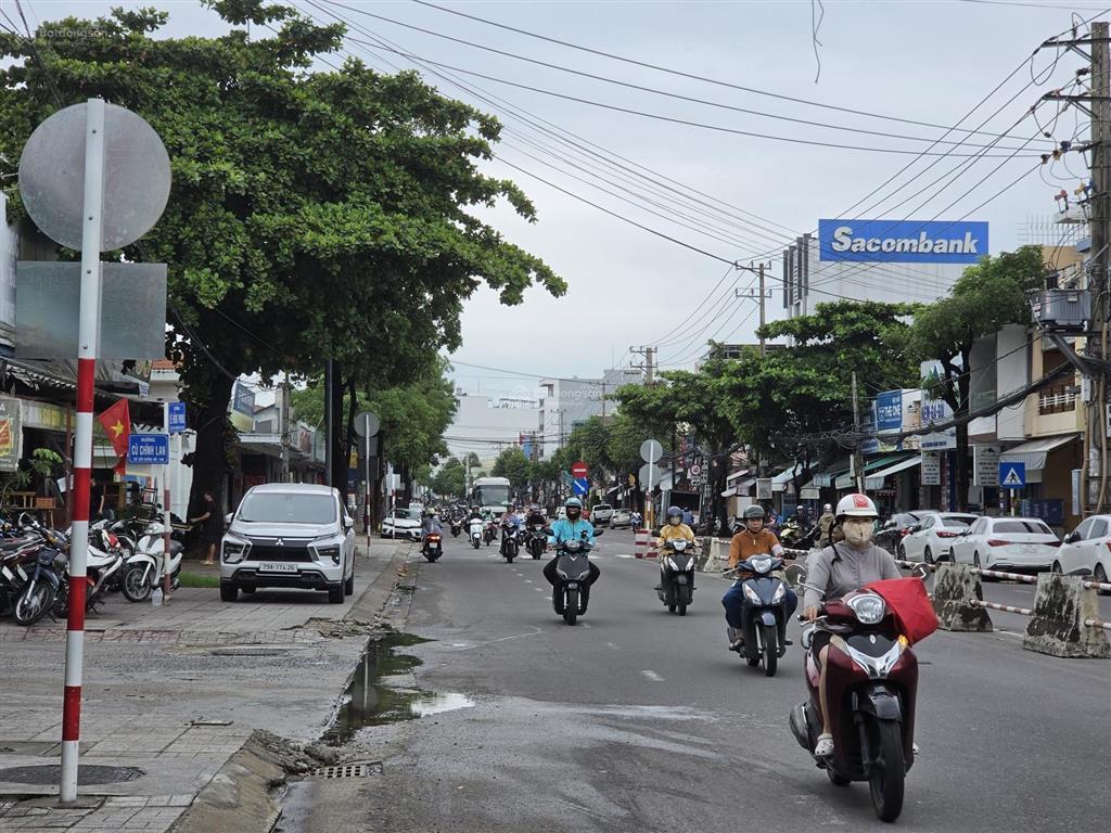 Cần bán gấp lô đất mặt tiền lê hồng phong, nha trang. giá rẻ 88tr/m²