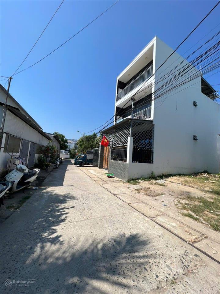 Cần bán lô đất đẹp mặt tiền đường nhà nghĩa, vĩnh thạnh, tây nha trang