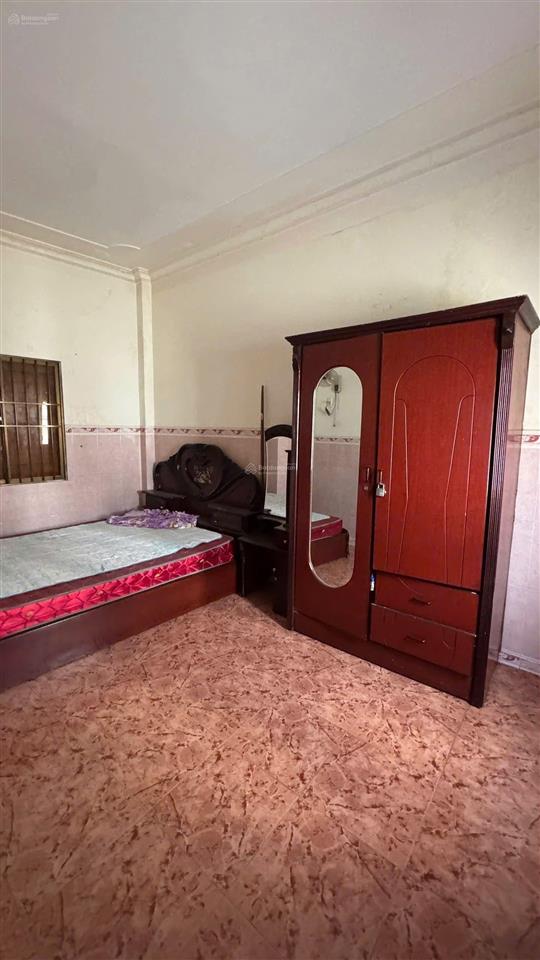 Giá chỉ 10 tỷ nhà 4 tầng mặt đường bùi thị xuân đắc địa trung tâm nha trang