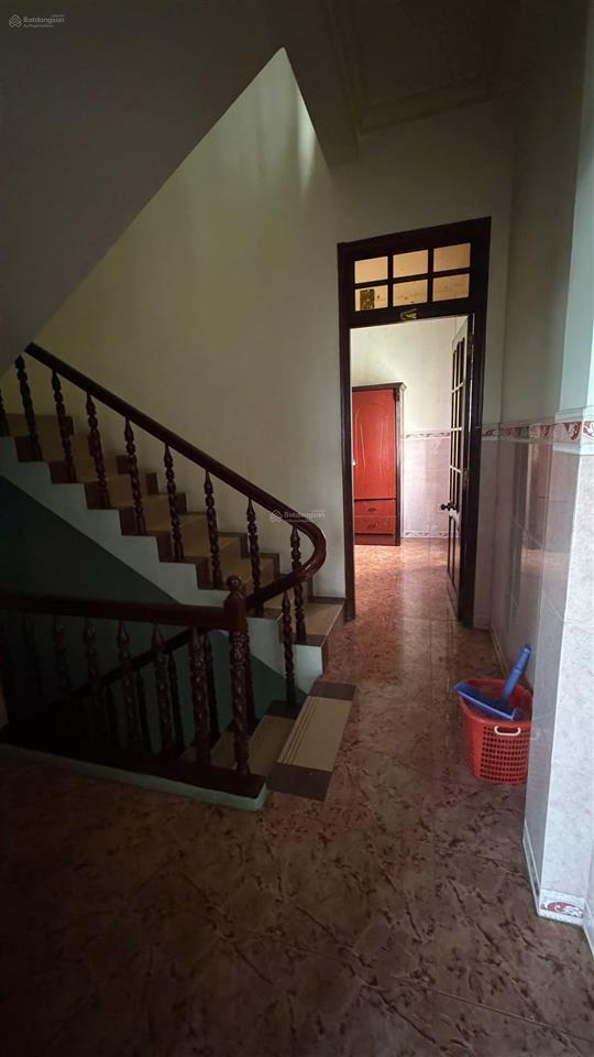 Giá chỉ 10 tỷ nhà 4 tầng mặt đường bùi thị xuân đắc địa trung tâm nha trang
