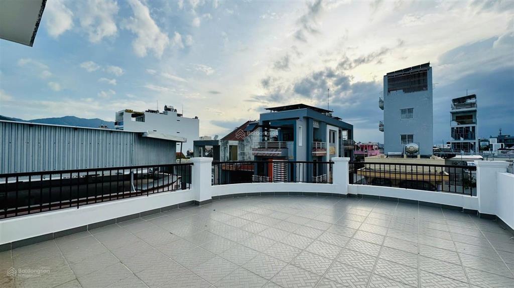 Cần bán căn nhà đẹp góc hai mặt tiền phố phan vinh giao dã tượng, hoàng diệu và biển nha trang