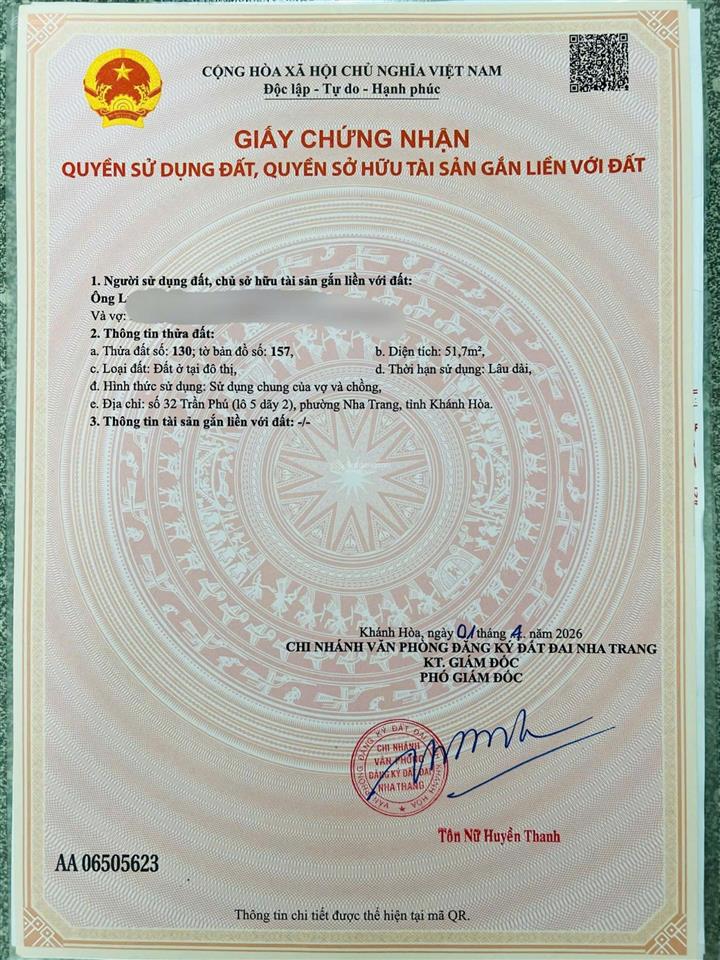 Cần bán căn nhà 2 tầng mới mặt tiền đường việt bắc, gần tô hiệu và biển nha trang
