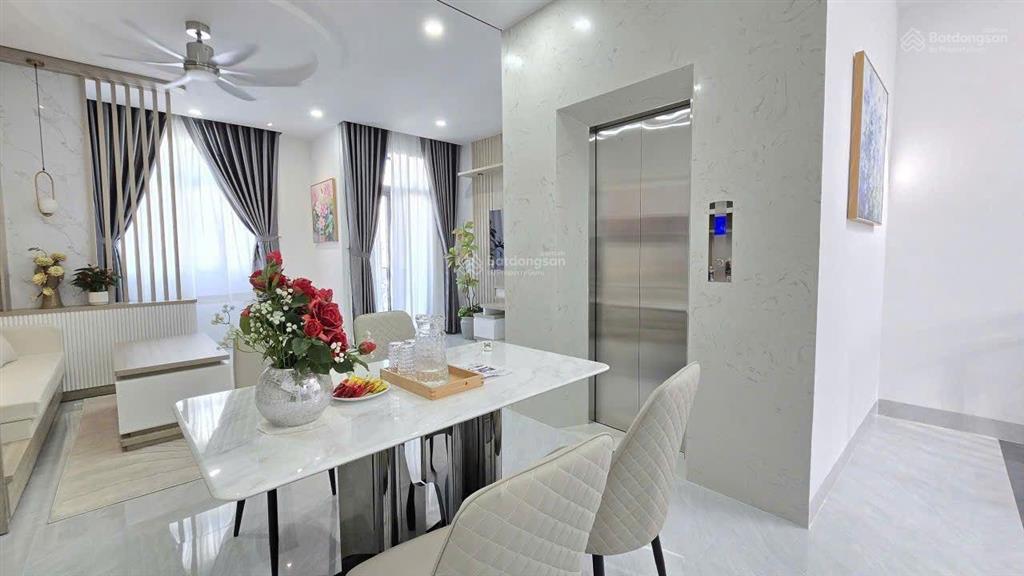 Siêu phẩm căn nhà phố 4 tầng hiện đại mặt đường hương sơn, kế bên vân đồn và biển nha trang