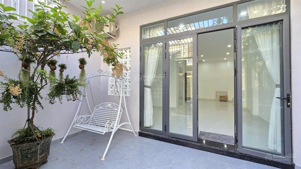 Siêu phẩm căn nhà phố 4 tầng hiện đại mặt đường hương sơn, kế bên vân đồn và biển nha trang