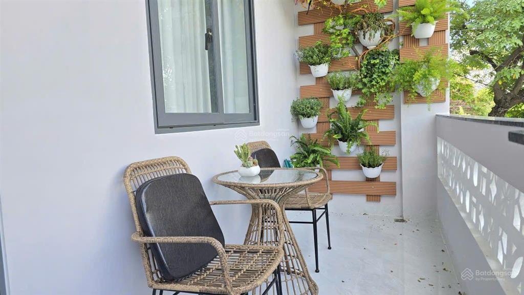 Siêu phẩm căn nhà phố 4 tầng hiện đại mặt đường hương sơn, kế bên vân đồn và biển nha trang