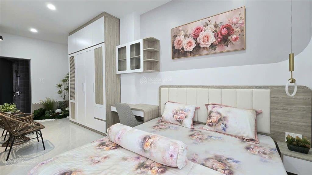 Siêu phẩm căn nhà phố 4 tầng hiện đại mặt đường hương sơn, kế bên vân đồn và biển nha trang