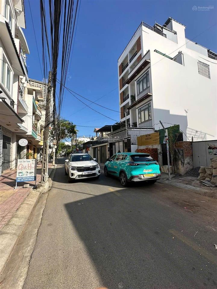 Cần bán căn nhà 4 tầng mặt tiền đường cao văn bé, biển hòn chồng nha trang