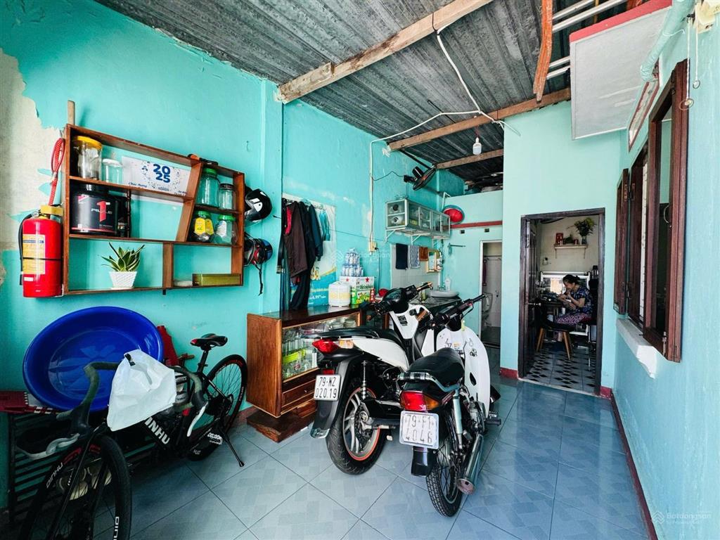 Cần bán rẻ căn nhà (ngang 7,2m) gần tô hiệu, biển trần phú nha trang