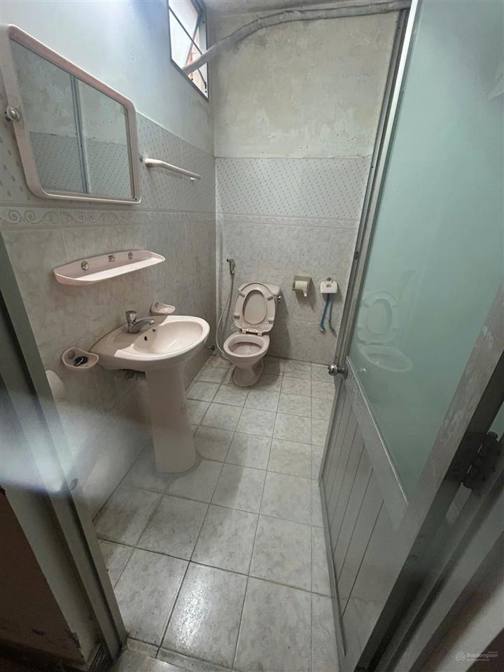 Cần bán căn biệt thự sân vườn tại hẻm trần quý cáp, trung tâm nha trang