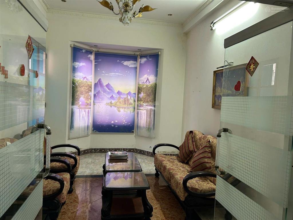Cần bán căn biệt thự sân vườn tại hẻm trần quý cáp, trung tâm nha trang