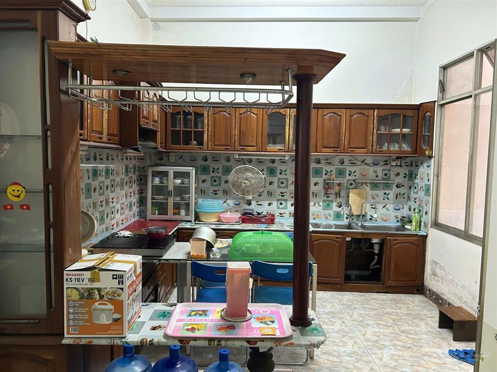 Cần bán căn biệt thự sân vườn tại hẻm trần quý cáp, trung tâm nha trang