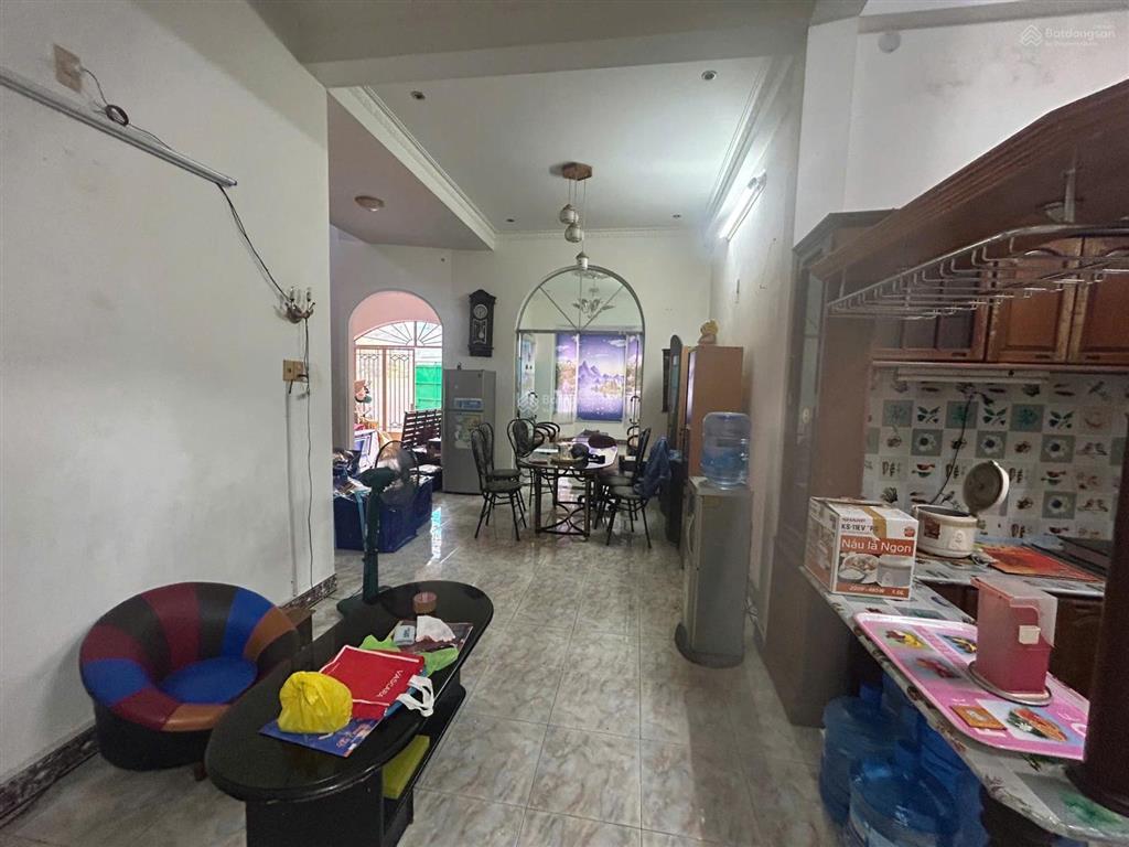 Cần bán căn biệt thự sân vườn tại hẻm trần quý cáp, trung tâm nha trang