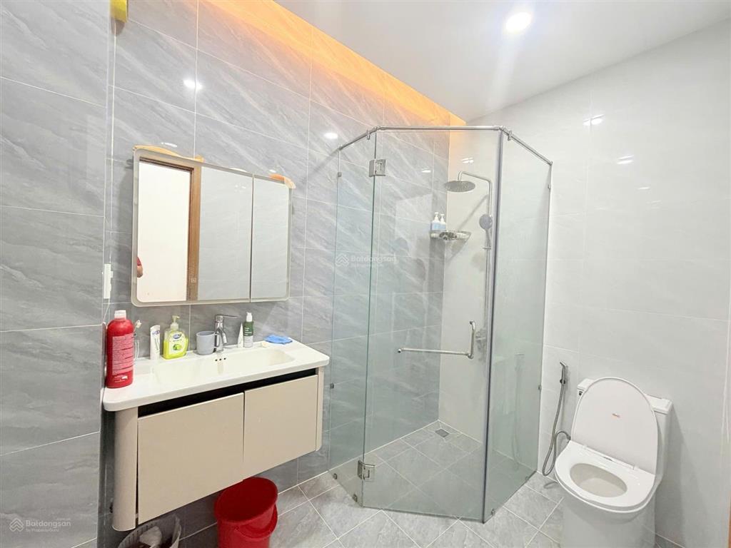 Giảm sâu bán nhà mới xây 4 tầng tại mặt tiền đường đặng huy trứ, gần biển nha trang
