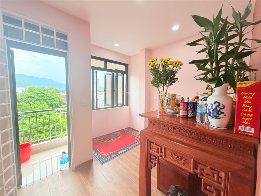 Giảm sâu bán nhà mới xây 4 tầng tại mặt tiền đường đặng huy trứ, gần biển nha trang