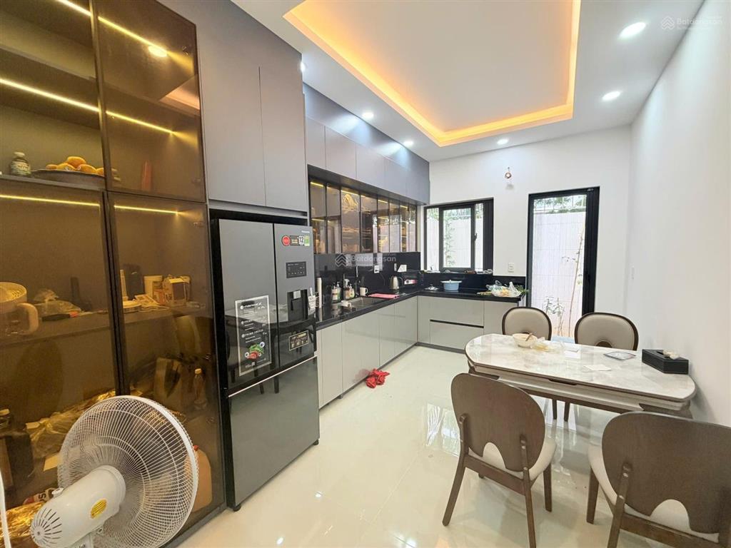 Giảm sâu bán nhà mới xây 4 tầng tại mặt tiền đường đặng huy trứ, gần biển nha trang
