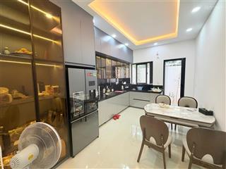 Giảm sâu bán nhà mới xây 4 tầng tại mặt tiền đường đặng huy trứ, gần biển nha trang