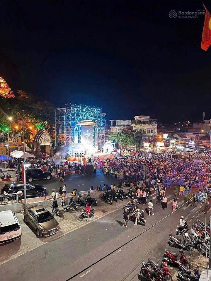 Cần bán căn nhà mặt tiền đường cù huân 2/4 tháp pà ponaga nha trang