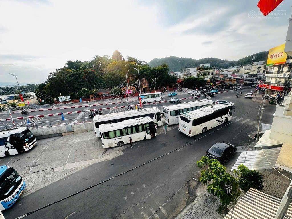 Cần bán căn nhà mặt tiền đường cù huân 2/4 tháp pà ponaga nha trang