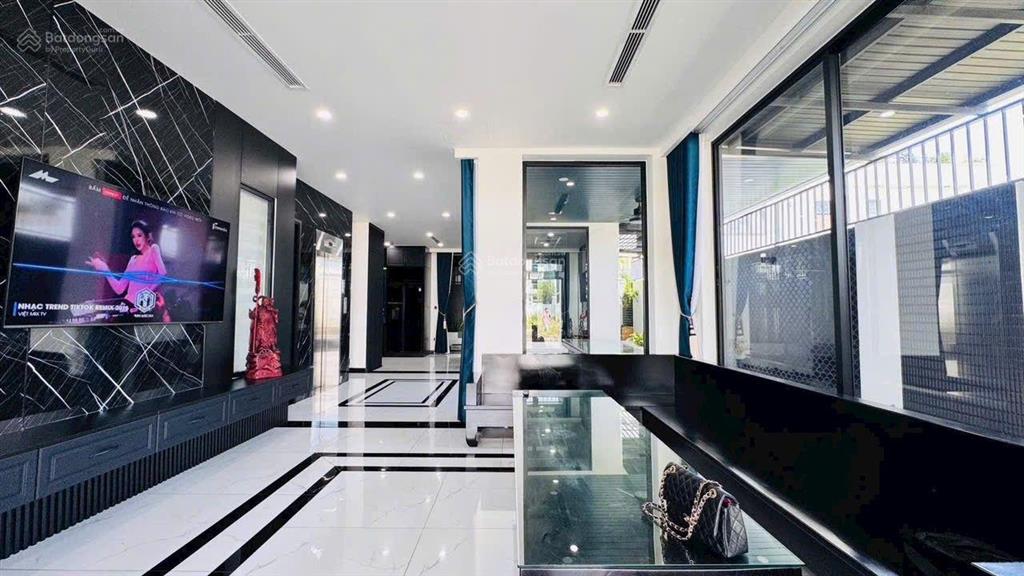 Cần bán gấp căn biệt thự siêu đẹp tại mỹ gia, gói 2 với giá 16,8 tỷ.