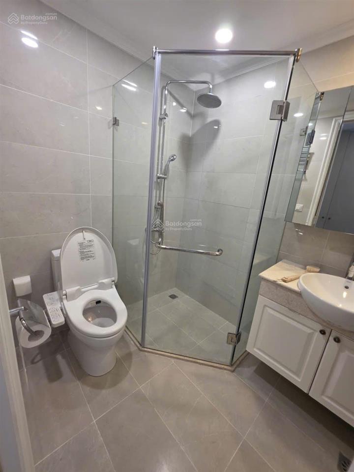Cho thuê gấp căn hộ 3pn, 2wc, 102m2 hướng đông nam view bảo tàng tòa the artemis, vào ở ngay
