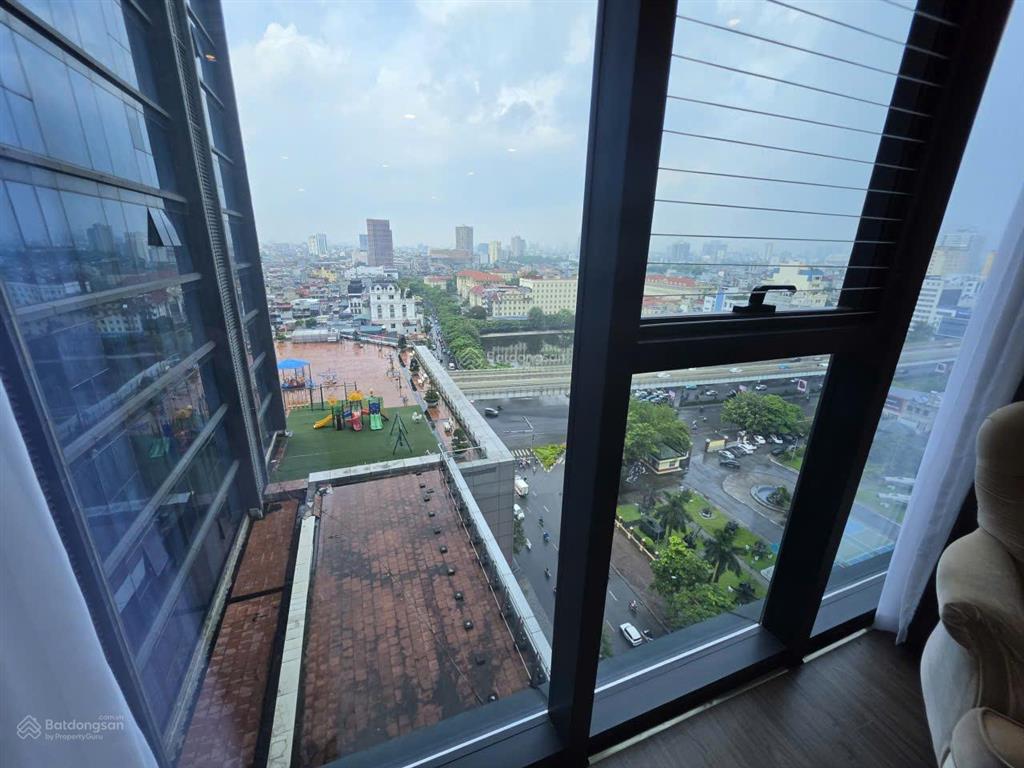Cho thuê gấp căn hộ 3pn, 2wc, 102m2 hướng đông nam view bảo tàng tòa the artemis, vào ở ngay