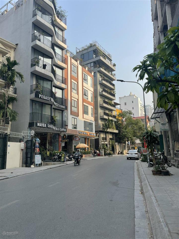 Em bán apartment sát hồ  170m2  9 tầng full  gara ô tô rộng  view trọn hồ tây giá tl