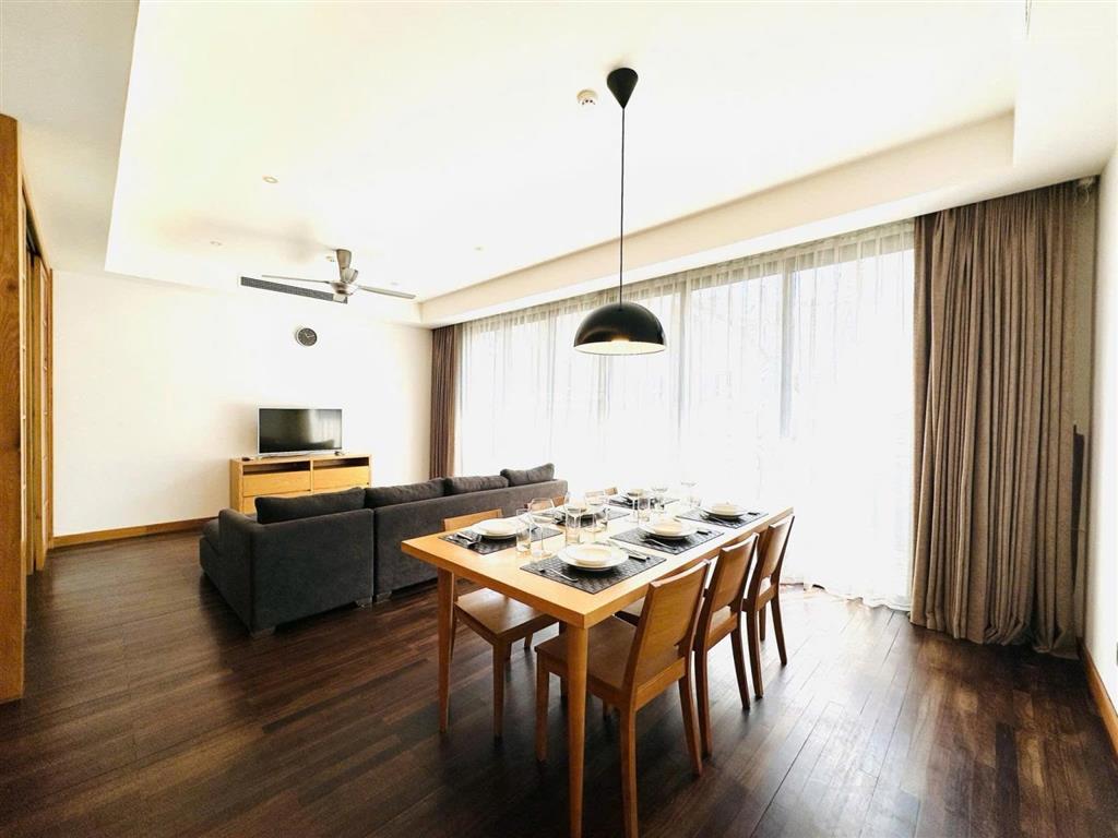 Em bán apartment sát hồ  170m2  9 tầng full  gara ô tô rộng  view trọn hồ tây giá tl