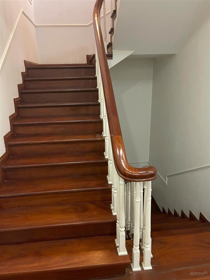 Căn bt ba thoáng, dt khủng 295m2  mt 11m, đường oto tránh, giá 85 tỷ!