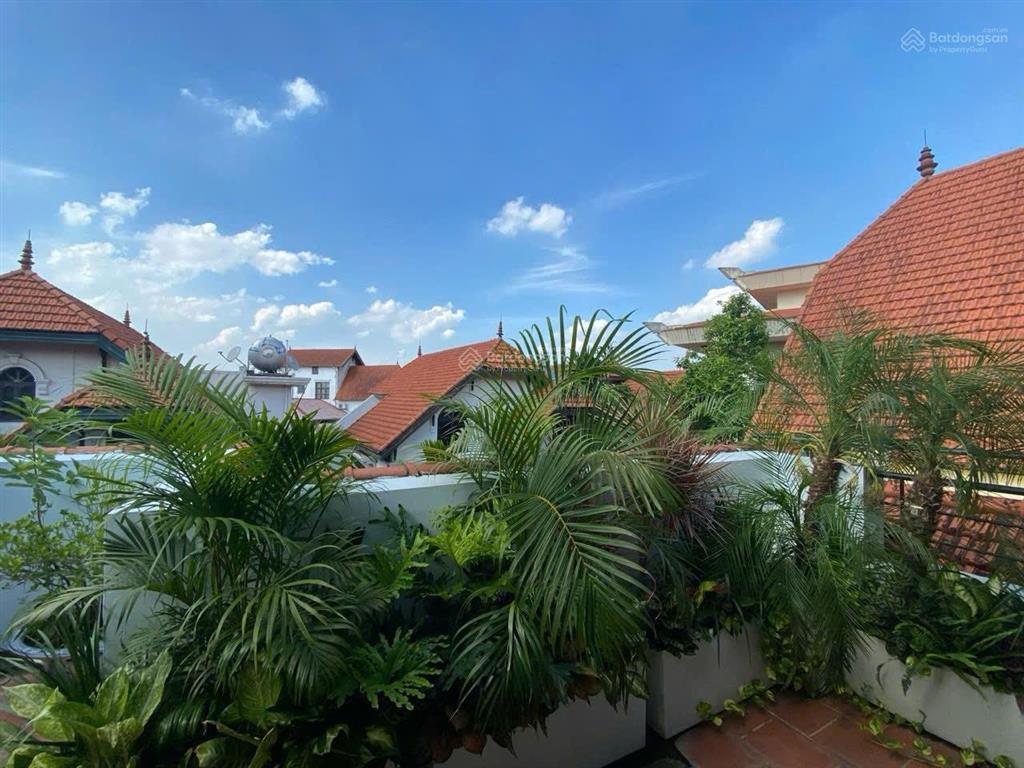 Căn bt ba thoáng, dt khủng 295m2  mt 11m, đường oto tránh, giá 85 tỷ!