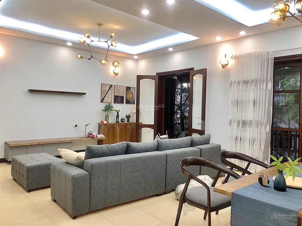 Căn bt ba thoáng, dt khủng 295m2  mt 11m, đường oto tránh, giá 85 tỷ!