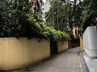 Hàng hiếm  bt tô ngọc vân, tây hồ 4,5 tầng. dt 370m²  hồ bơi + gara + sân vườn. giá 155 tỷ.