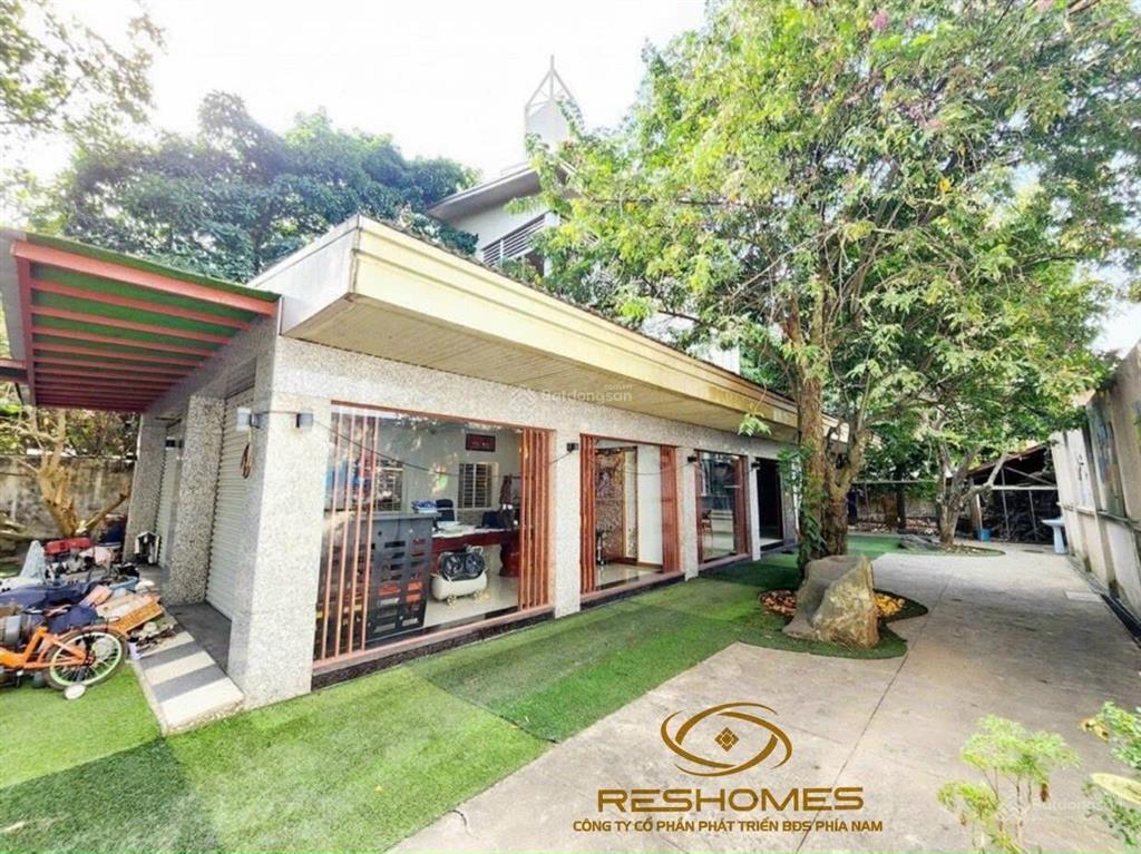  cho thuê siêu biệt thự 4 tầng dt  1.300m2 vị trí  bờ kè mặt tiền sông đồng nai