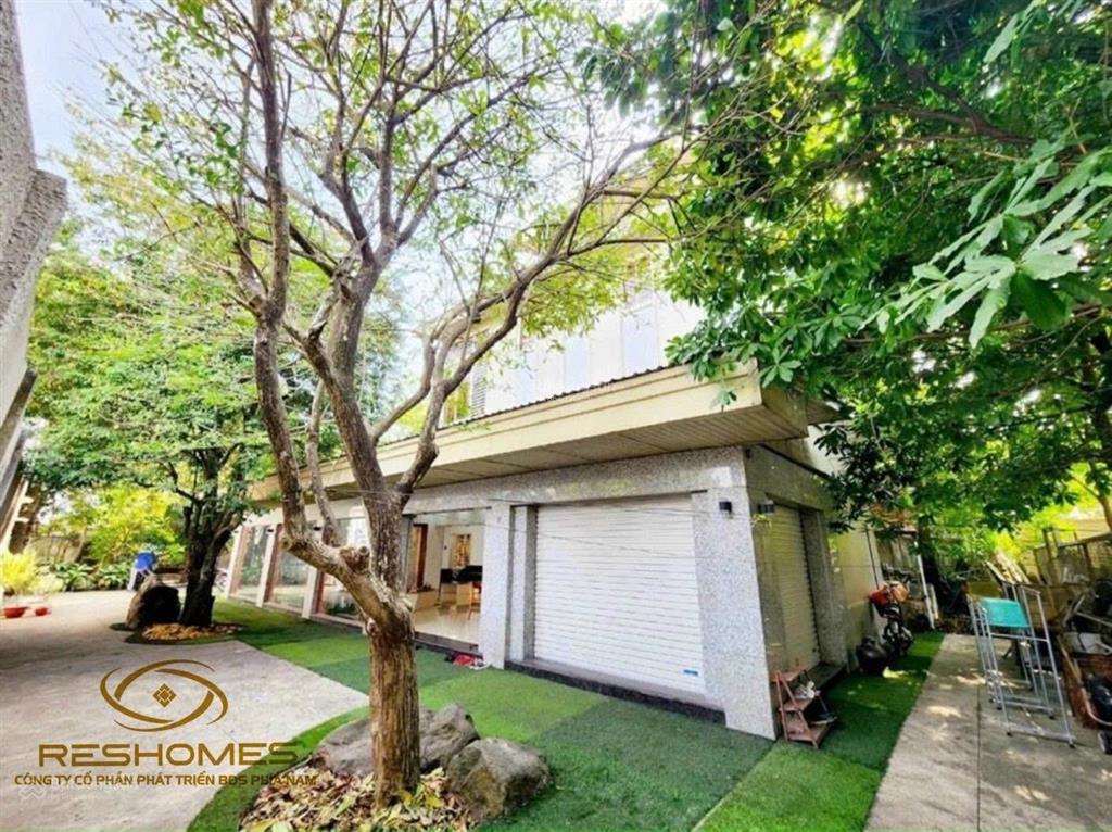  cho thuê siêu biệt thự 4 tầng dt  1.300m2 vị trí  bờ kè mặt tiền sông đồng nai