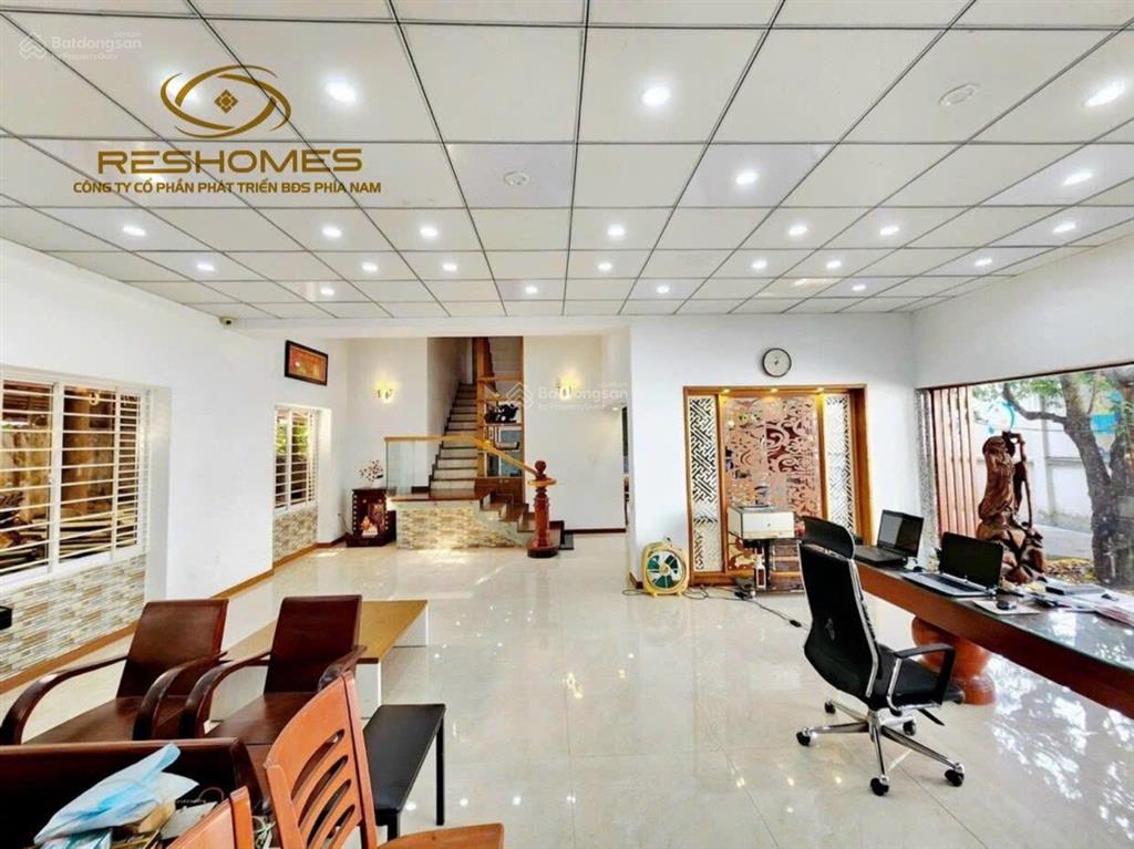  cho thuê siêu biệt thự 4 tầng dt  1.300m2 vị trí  bờ kè mặt tiền sông đồng nai