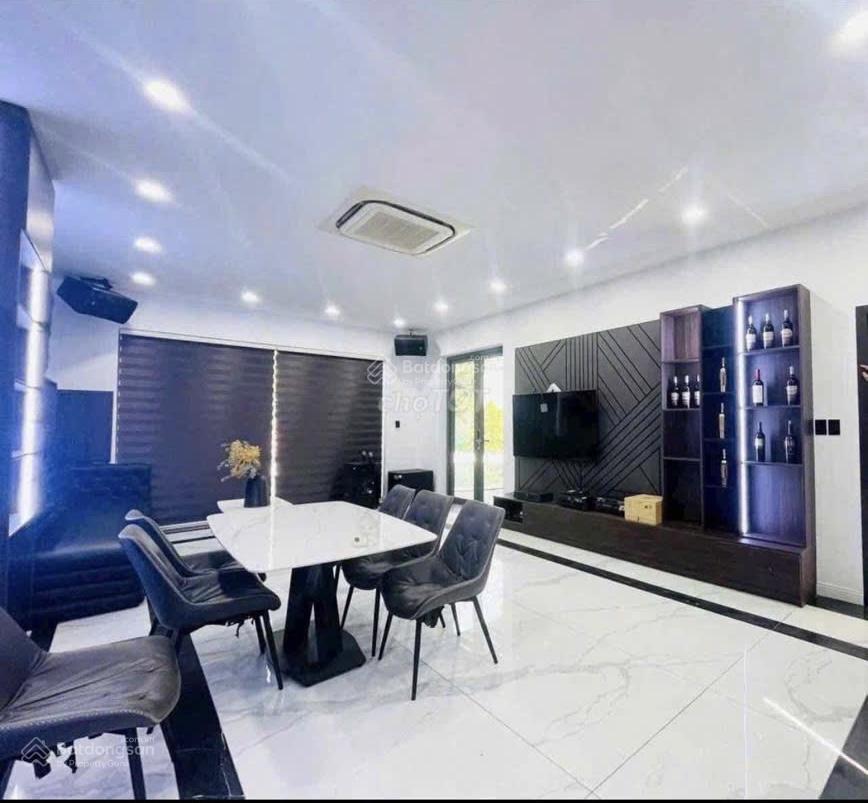 Cho thuê biệt thự sân vườn đẳng cấp tại phường trảng dài  tp đồng nai . dt hơn 1000m2