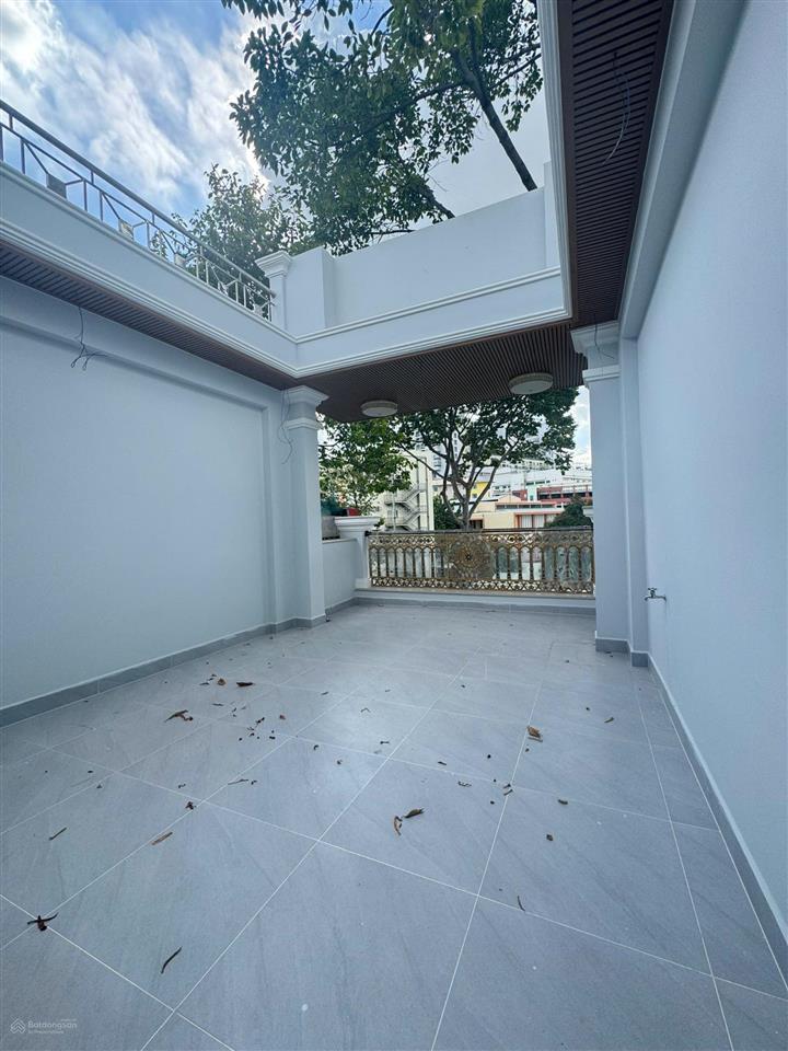 Cho thuê nhà mt đường 3 tháng 2, q10. (4.2x28m) trệt 3 lầu st  tm  mới 100% giá 80 triệu/tháng