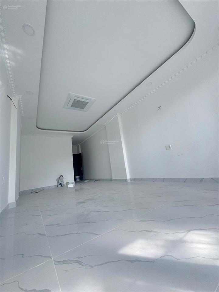 Cho thuê nhà mt đường 3 tháng 2, q10. (4.2x28m) trệt 3 lầu st  tm  mới 100% giá 80 triệu/tháng
